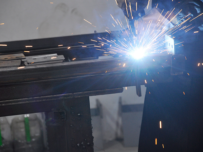 What are the tolerance standards for sheet metal processing?
